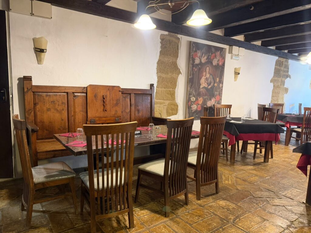 Comedor del restaurante de La Abadía de Siétamo